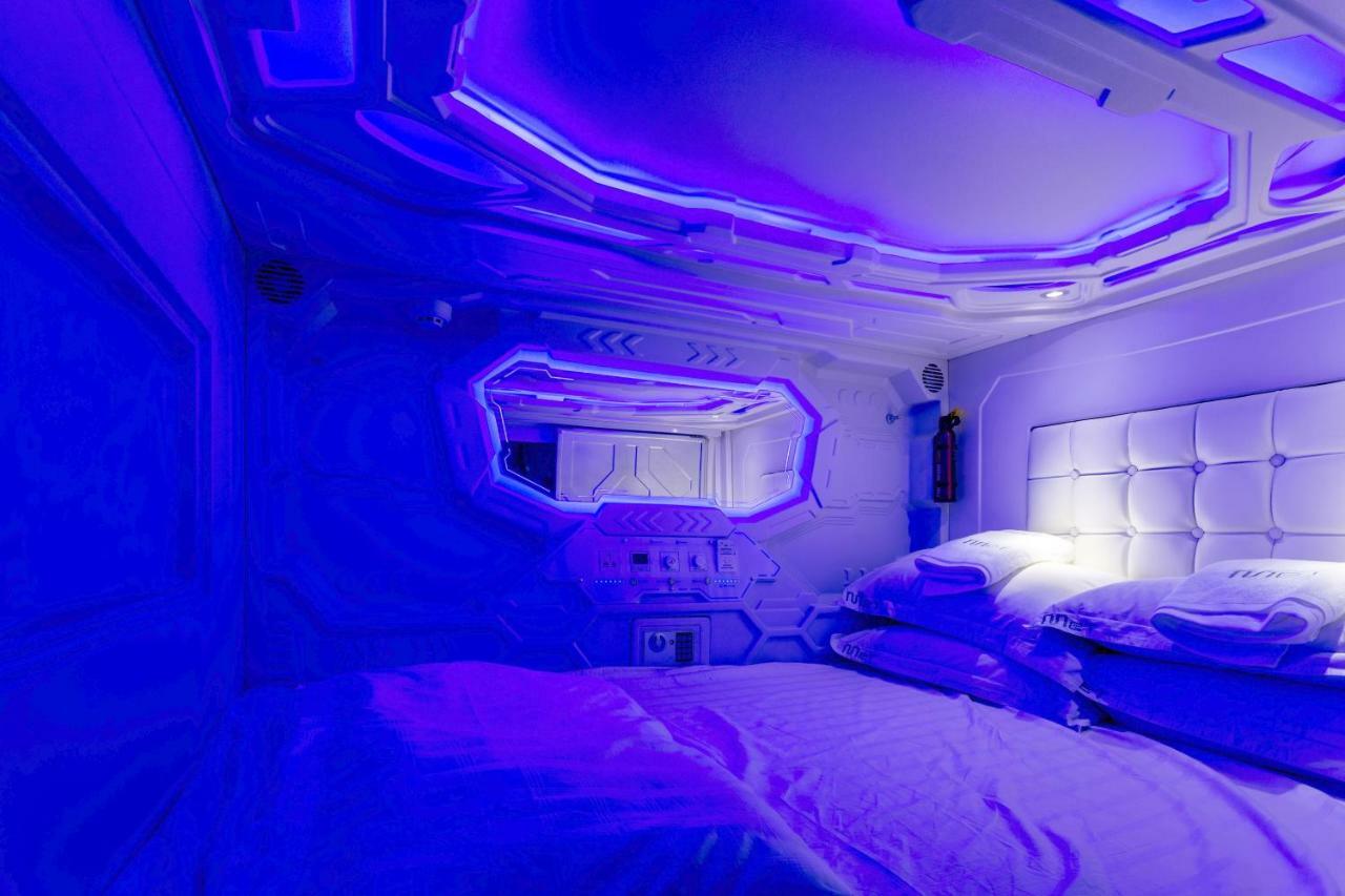 Capsule hotel Met A Space Pod At Arab Street