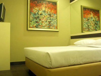 81 Bugis 2* Singapore