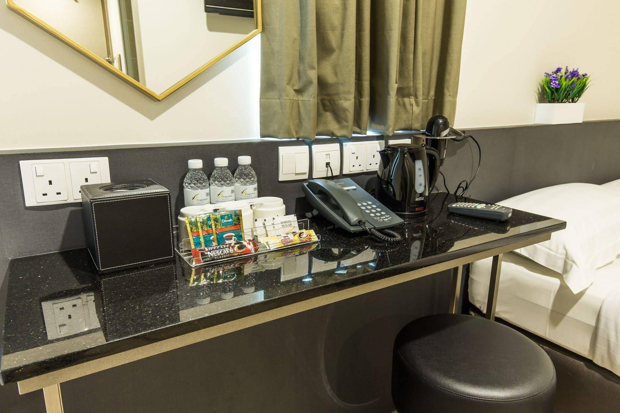 Ibis Budget Emerald Hotel Singapore