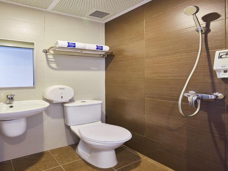 Ibis Budget West Coast Hotel 2*